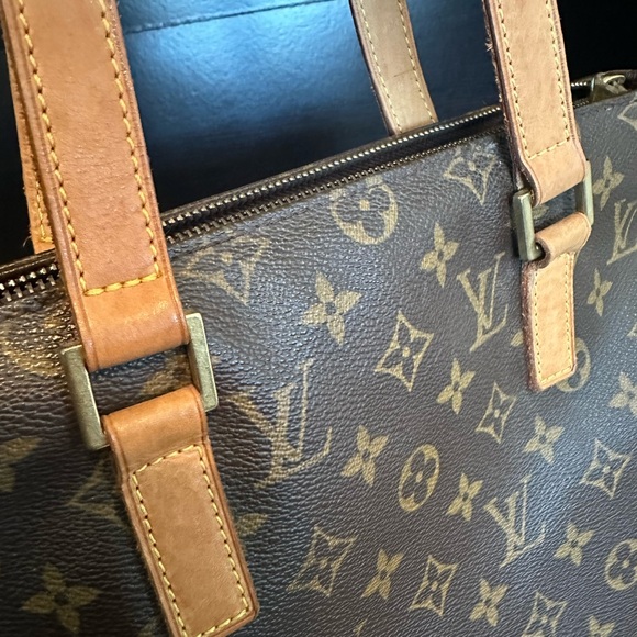 Louis Vuitton Shoulder Bag - Picture 6 of 9